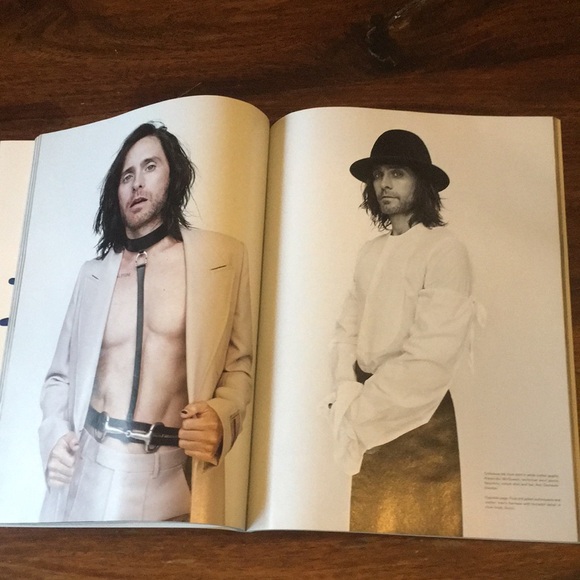 l’uomo vogue magazine December 2021 featuring Jared Leto - Picture 14 of 16